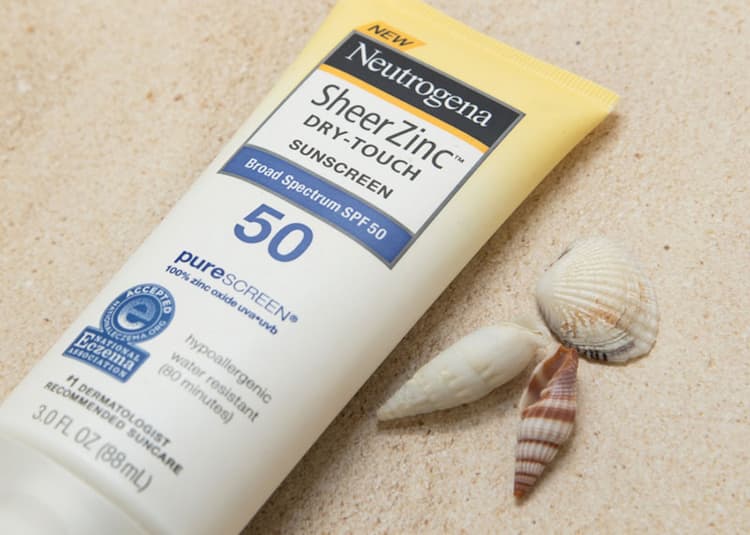 Neutrogena Sheer Zinc Dry-Touch Sunscreen SPF50